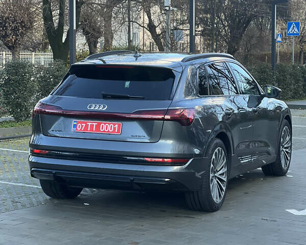 Сірий Ауді E-Tron, об'ємом двигуна 0 л та пробігом 64 тис. км за 33500 $, фото 34 на Automoto.ua