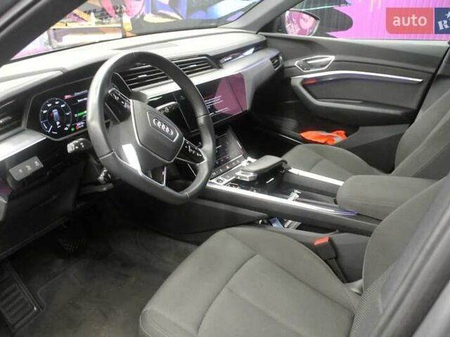 Серый Ауди E-Tron, объемом двигателя 0 л и пробегом 60 тыс. км за 29990 $, фото 21 на Automoto.ua