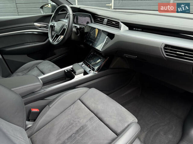 Серый Ауди E-Tron, объемом двигателя 0 л и пробегом 33 тыс. км за 39500 $, фото 20 на Automoto.ua