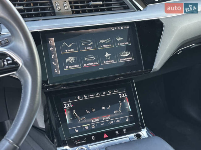 Серый Ауди E-Tron, объемом двигателя 0 л и пробегом 70 тыс. км за 42850 $, фото 33 на Automoto.ua