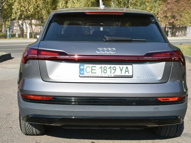 Ауді E-Tron 2021 у Чернівцях на Automoto.ua Сірий Ауді E-Tron, об'ємом двигуна 0 л та пробігом 82 тис. км за 31500 $, фото 4 на Automoto.ua