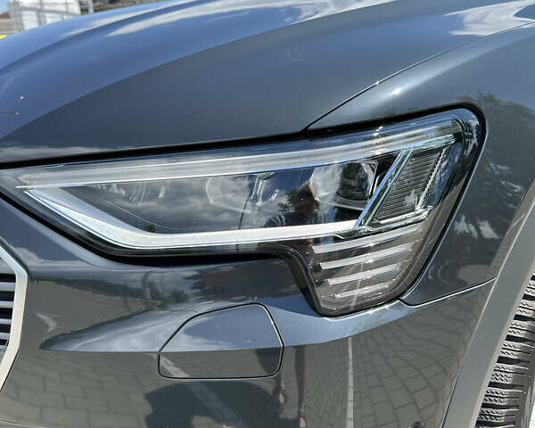 Сірий Ауді E-Tron, об'ємом двигуна 0 л та пробігом 190 тис. км за 26700 $, фото 9 на Automoto.ua