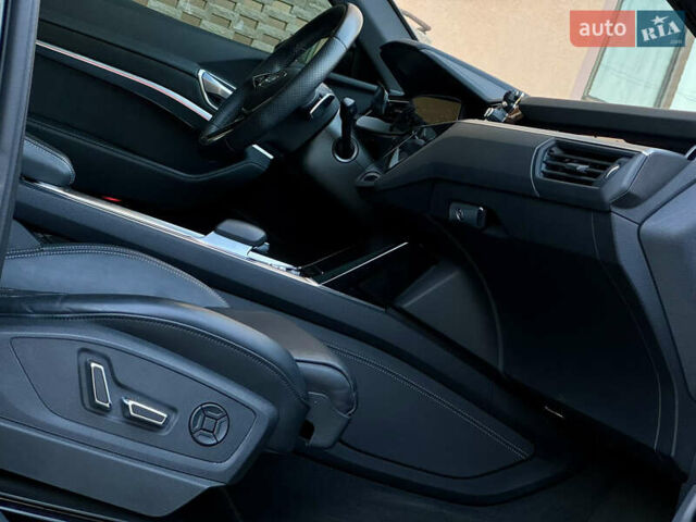 Сірий Ауді E-Tron, об'ємом двигуна 0 л та пробігом 47 тис. км за 45000 $, фото 41 на Automoto.ua