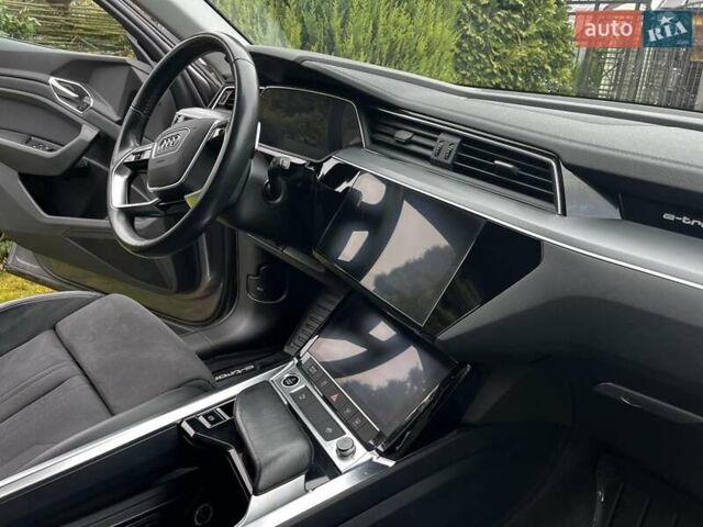 Серый Ауди E-Tron, объемом двигателя 0 л и пробегом 165 тыс. км за 33000 $, фото 24 на Automoto.ua