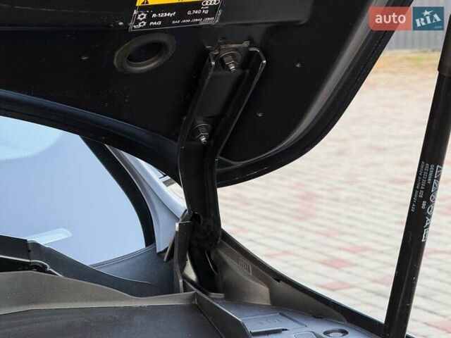 Серый Ауди E-Tron, объемом двигателя 0 л и пробегом 56 тыс. км за 46999 $, фото 127 на Automoto.ua