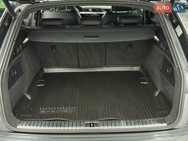 Сірий Ауді E-Tron, об'ємом двигуна 0 л та пробігом 86 тис. км за 37423 $, фото 47 на Automoto.ua