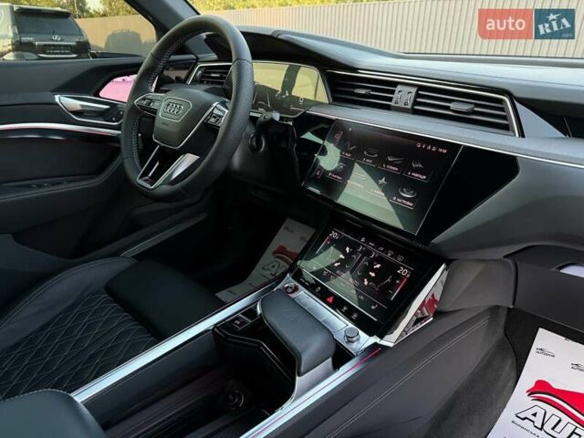 Серый Ауди E-Tron, объемом двигателя 0 л и пробегом 56 тыс. км за 46999 $, фото 93 на Automoto.ua