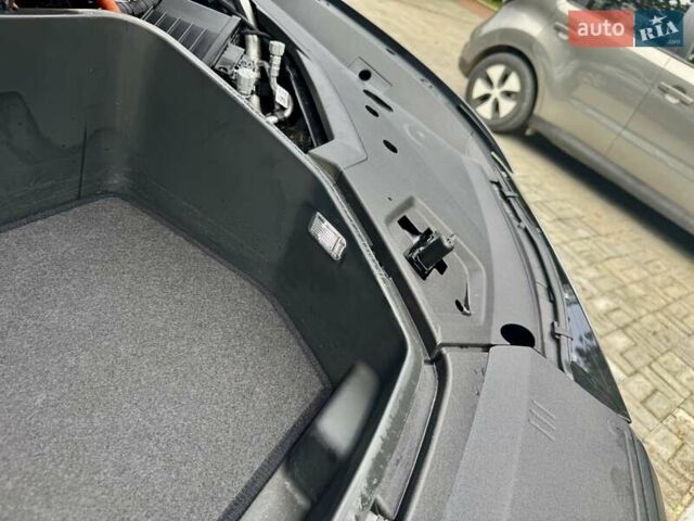 Сірий Ауді E-Tron, об'ємом двигуна 0 л та пробігом 148 тис. км за 27500 $, фото 172 на Automoto.ua