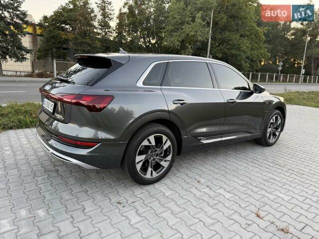 Серый Ауди E-Tron, объемом двигателя 0 л и пробегом 44 тыс. км за 33900 $, фото 33 на Automoto.ua
