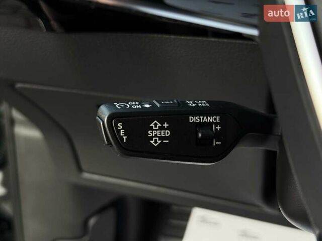 Серый Ауди E-Tron, объемом двигателя 0 л и пробегом 56 тыс. км за 46999 $, фото 58 на Automoto.ua