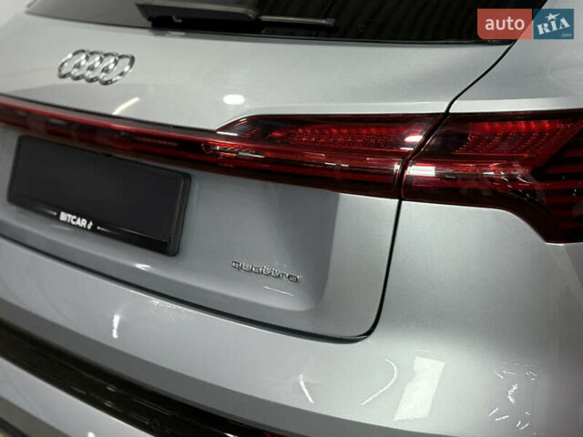 Серый Ауди E-Tron, объемом двигателя 0 л и пробегом 44 тыс. км за 33000 $, фото 12 на Automoto.ua