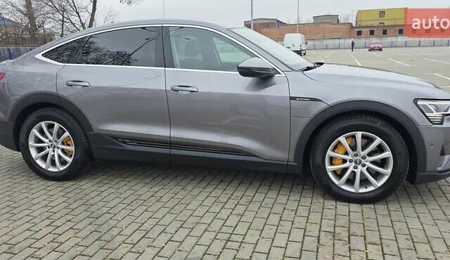 Сірий Ауді E-Tron, об'ємом двигуна 0 л та пробігом 140 тис. км за 28800 $, фото 33 на Automoto.ua