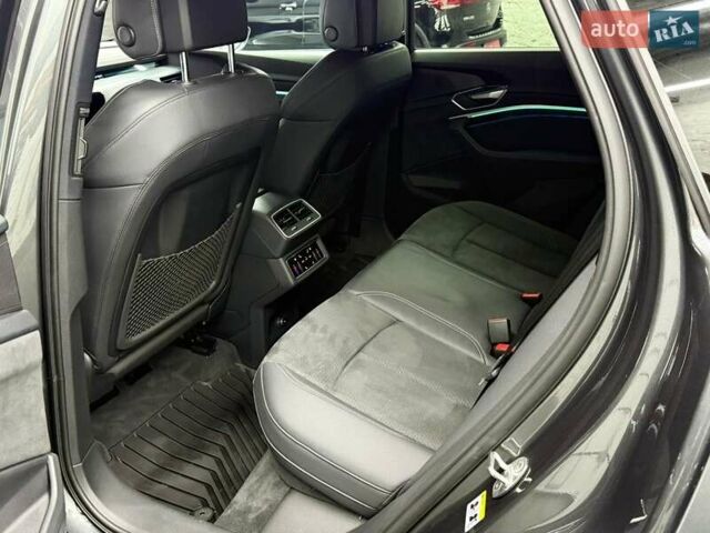 Сірий Ауді E-Tron, об'ємом двигуна 0 л та пробігом 86 тис. км за 37423 $, фото 45 на Automoto.ua