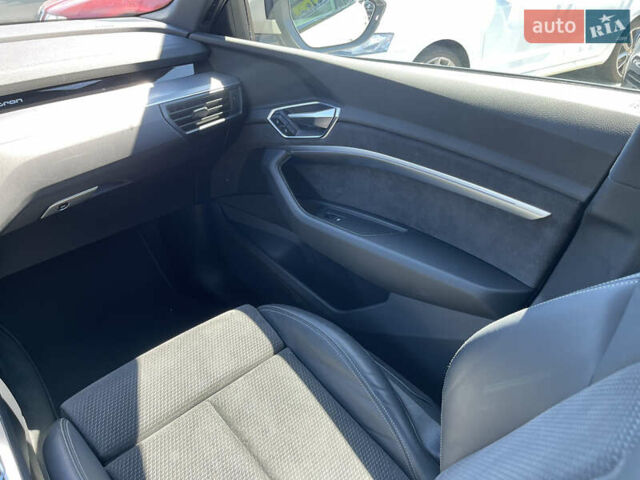 Сірий Ауді E-Tron, об'ємом двигуна 0 л та пробігом 38 тис. км за 39500 $, фото 35 на Automoto.ua