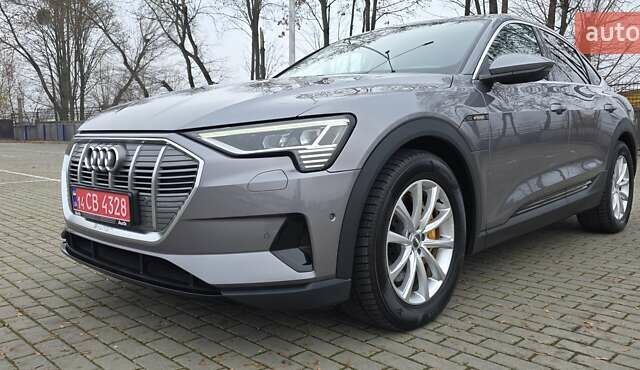 Сірий Ауді E-Tron, об'ємом двигуна 0 л та пробігом 140 тис. км за 28800 $, фото 20 на Automoto.ua