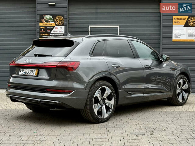 Серый Ауди E-Tron, объемом двигателя 0 л и пробегом 33 тыс. км за 39500 $, фото 5 на Automoto.ua