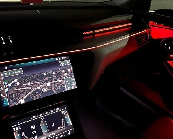 Серый Ауди E-Tron, объемом двигателя 0 л и пробегом 125 тыс. км за 34999 $, фото 120 на Automoto.ua