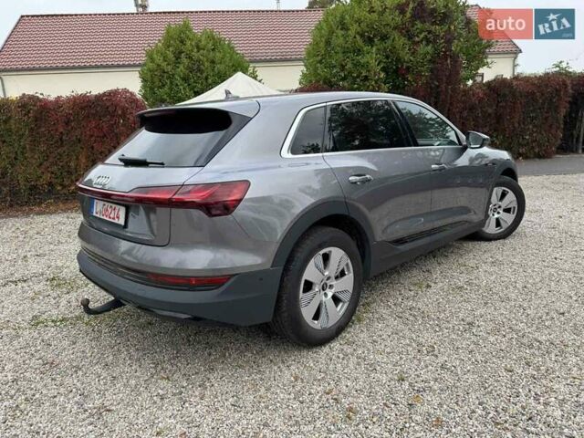 Серый Ауди E-Tron, объемом двигателя 0 л и пробегом 153 тыс. км за 28500 $, фото 1 на Automoto.ua
