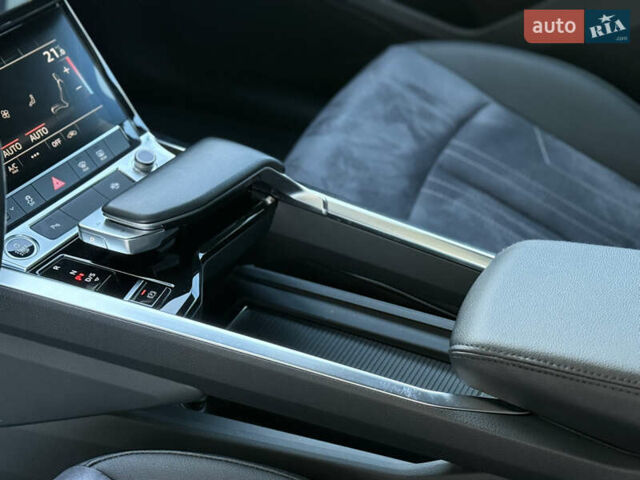 Серый Ауди E-Tron, объемом двигателя 0 л и пробегом 125 тыс. км за 26900 $, фото 42 на Automoto.ua