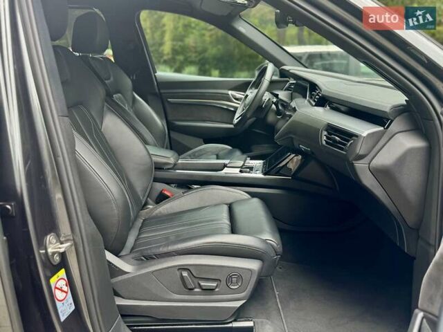 Сірий Ауді E-Tron, об'ємом двигуна 0 л та пробігом 148 тис. км за 27500 $, фото 132 на Automoto.ua