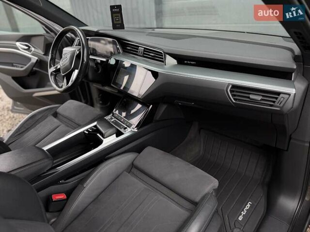 Серый Ауди E-Tron, объемом двигателя 0 л и пробегом 149 тыс. км за 29300 $, фото 73 на Automoto.ua