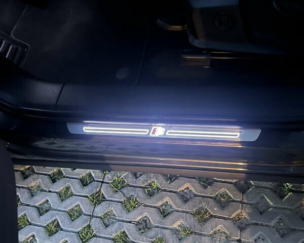 Сірий Ауді E-Tron, об'ємом двигуна 0 л та пробігом 64 тис. км за 33500 $, фото 1 на Automoto.ua