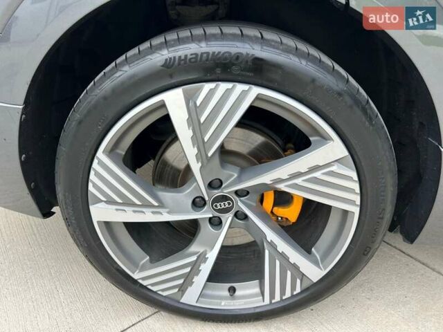 Серый Ауди E-Tron, объемом двигателя 0 л и пробегом 125 тыс. км за 34999 $, фото 17 на Automoto.ua