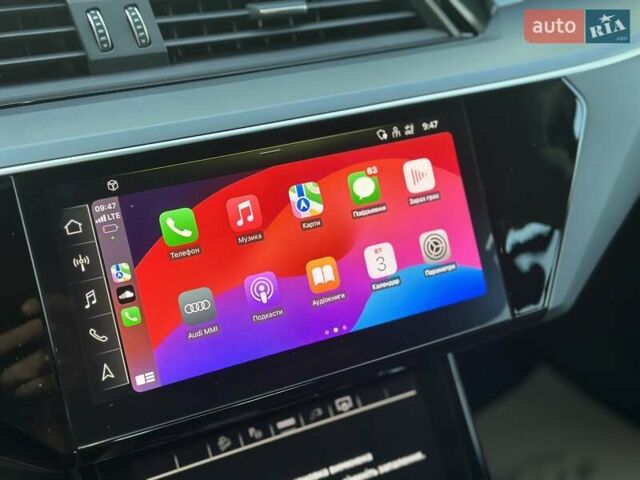 Серый Ауди E-Tron, объемом двигателя 0 л и пробегом 59 тыс. км за 37396 $, фото 21 на Automoto.ua