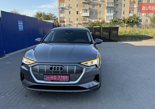 Серый Ауди E-Tron, объемом двигателя 0 л и пробегом 98 тыс. км за 29999 $, фото 5 на Automoto.ua