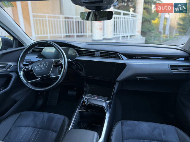 Серый Ауди E-Tron, объемом двигателя 0 л и пробегом 125 тыс. км за 26900 $, фото 31 на Automoto.ua