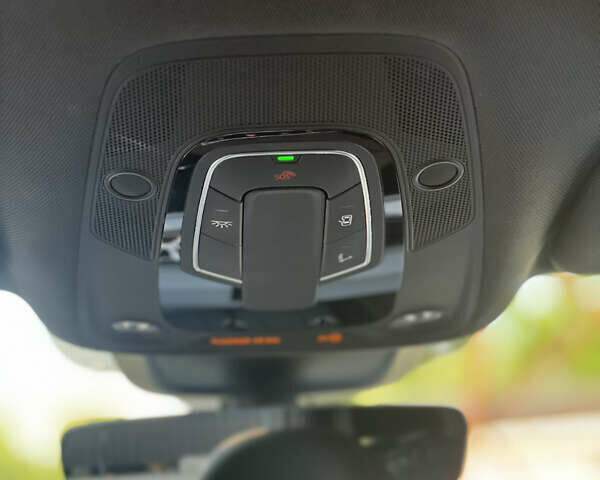 Сірий Ауді E-Tron, об'ємом двигуна 0 л та пробігом 64 тис. км за 33500 $, фото 22 на Automoto.ua