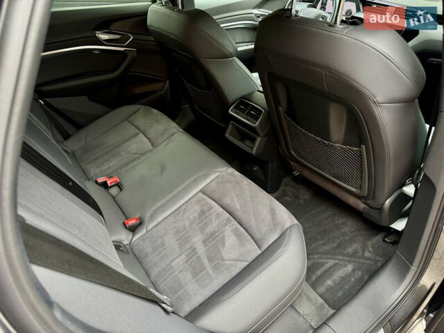 Серый Ауди E-Tron, объемом двигателя 0 л и пробегом 33 тыс. км за 39500 $, фото 18 на Automoto.ua