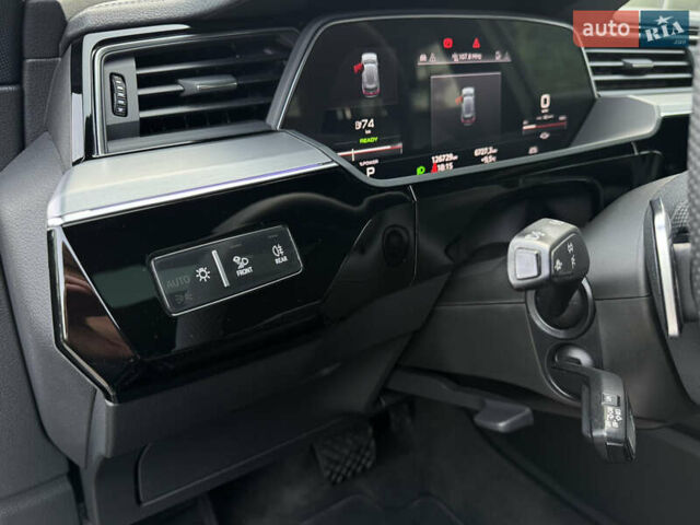 Серый Ауди E-Tron, объемом двигателя 0 л и пробегом 119 тыс. км за 40500 $, фото 61 на Automoto.ua
