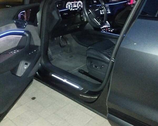 Сірий Ауді E-Tron, об'ємом двигуна 0 л та пробігом 98 тис. км за 39000 $, фото 21 на Automoto.ua
