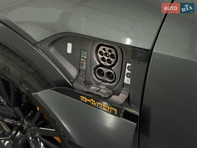 Сірий Ауді E-Tron, об'ємом двигуна 0 л та пробігом 86 тис. км за 37423 $, фото 10 на Automoto.ua