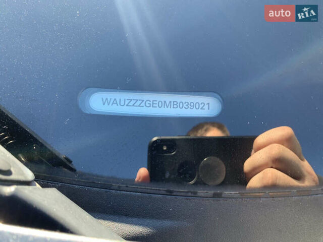 Серый Ауди E-Tron, объемом двигателя 0 л и пробегом 70 тыс. км за 42850 $, фото 2 на Automoto.ua