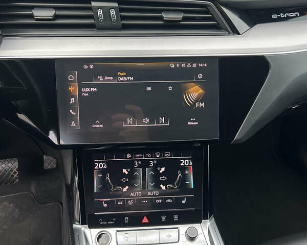 Серый Ауди E-Tron, объемом двигателя 0 л и пробегом 90 тыс. км за 38300 $, фото 12 на Automoto.ua