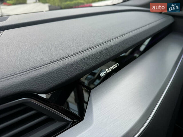 Серый Ауди E-Tron, объемом двигателя 0 л и пробегом 119 тыс. км за 41500 $, фото 37 на Automoto.ua