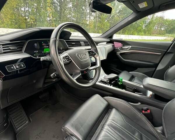 Серый Ауди E-Tron, объемом двигателя 0 л и пробегом 125 тыс. км за 34999 $, фото 96 на Automoto.ua