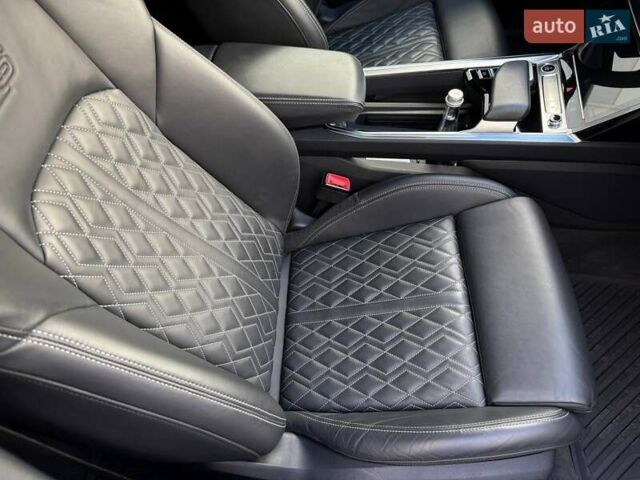 Сірий Ауді E-Tron, об'ємом двигуна 0 л та пробігом 45 тис. км за 48137 $, фото 20 на Automoto.ua