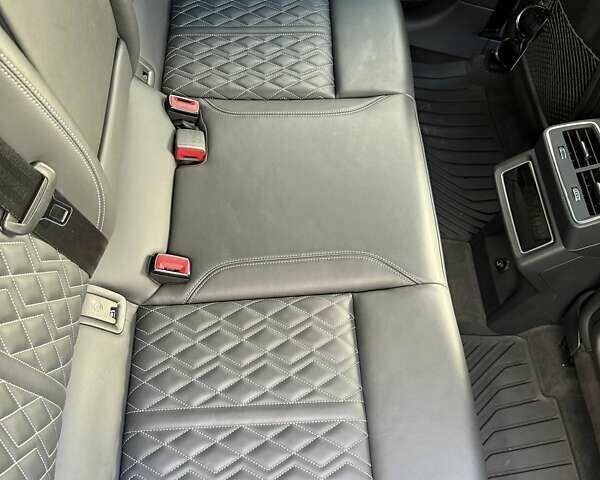 Сірий Ауді E-Tron, об'ємом двигуна 0 л та пробігом 45 тис. км за 48137 $, фото 32 на Automoto.ua