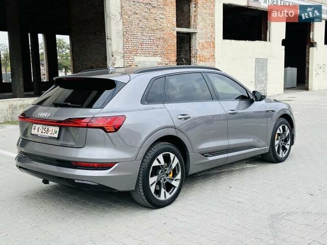 Ауди E-Tron 2021 в Тернополе на Automoto.ua Серый Ауди E-Tron, объемом двигателя 0 л и пробегом 85 тыс. км за 27999 $, фото 12 на Automoto.ua