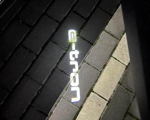 Ауді E-Tron 2021 у Луцьку на Automoto.ua Сірий Ауді E-Tron, об'ємом двигуна 0 л та пробігом 125 тис. км за 34999 $, фото 119 на Automoto.ua