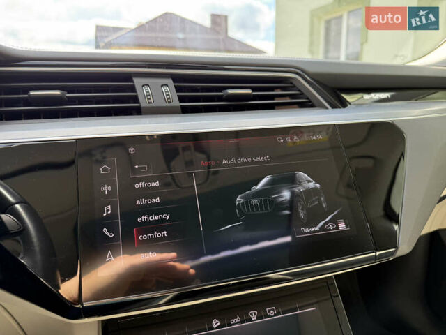Серый Ауди E-Tron, объемом двигателя 0 л и пробегом 130 тыс. км за 37000 $, фото 78 на Automoto.ua