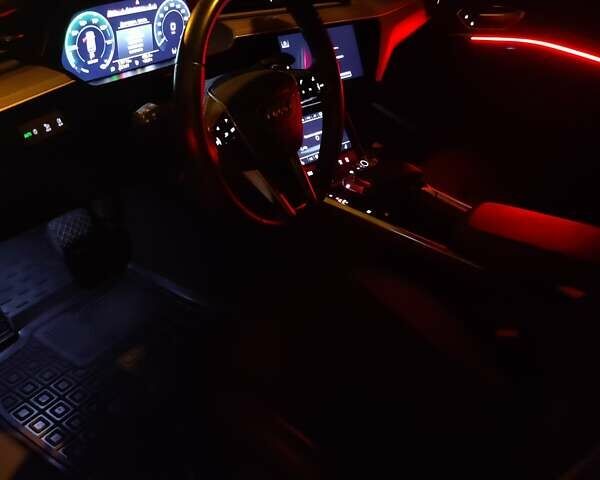 Серый Ауди E-Tron, объемом двигателя 0 л и пробегом 110 тыс. км за 33700 $, фото 7 на Automoto.ua