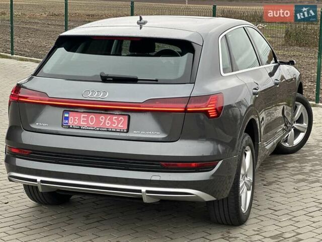 Серый Ауди E-Tron, объемом двигателя 0 л и пробегом 56 тыс. км за 34200 $, фото 14 на Automoto.ua