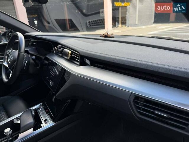 Сірий Ауді E-Tron, об'ємом двигуна 0 л та пробігом 45 тис. км за 48137 $, фото 21 на Automoto.ua