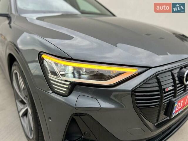 Серый Ауди E-Tron, объемом двигателя 0 л и пробегом 125 тыс. км за 34999 $, фото 102 на Automoto.ua