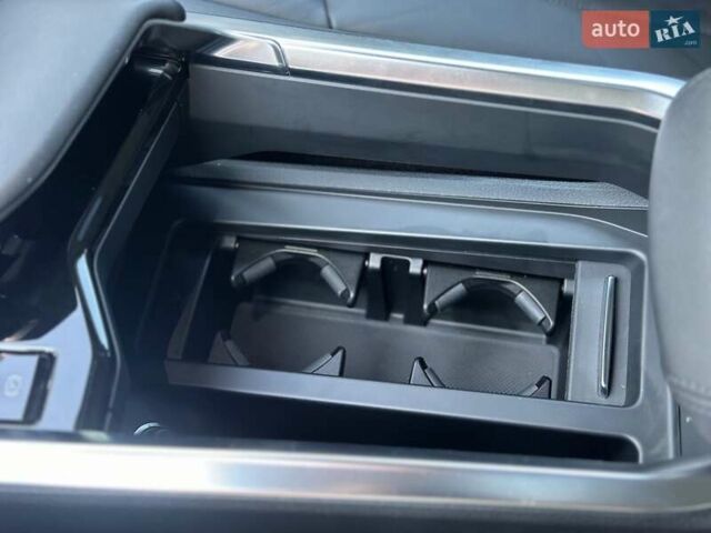 Серый Ауди E-Tron, объемом двигателя 0 л и пробегом 59 тыс. км за 37396 $, фото 23 на Automoto.ua