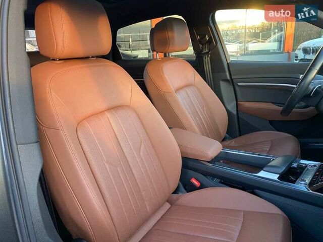 Сірий Ауді E-Tron, об'ємом двигуна 0 л та пробігом 53 тис. км за 29900 $, фото 28 на Automoto.ua